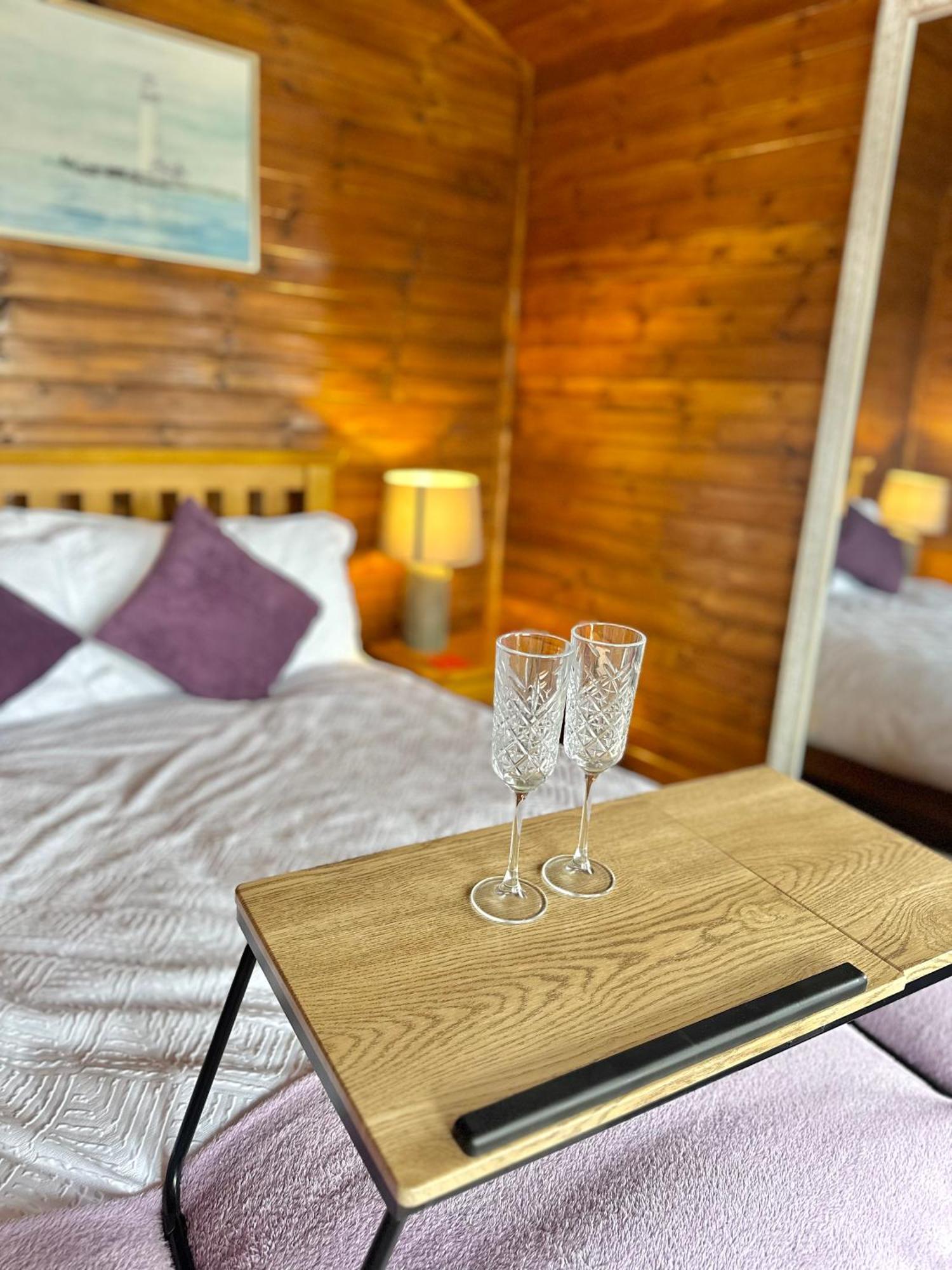 Cosy Portmor Log Cabin- Sea Views, Deck & Relaxation Malin Head Exterior foto