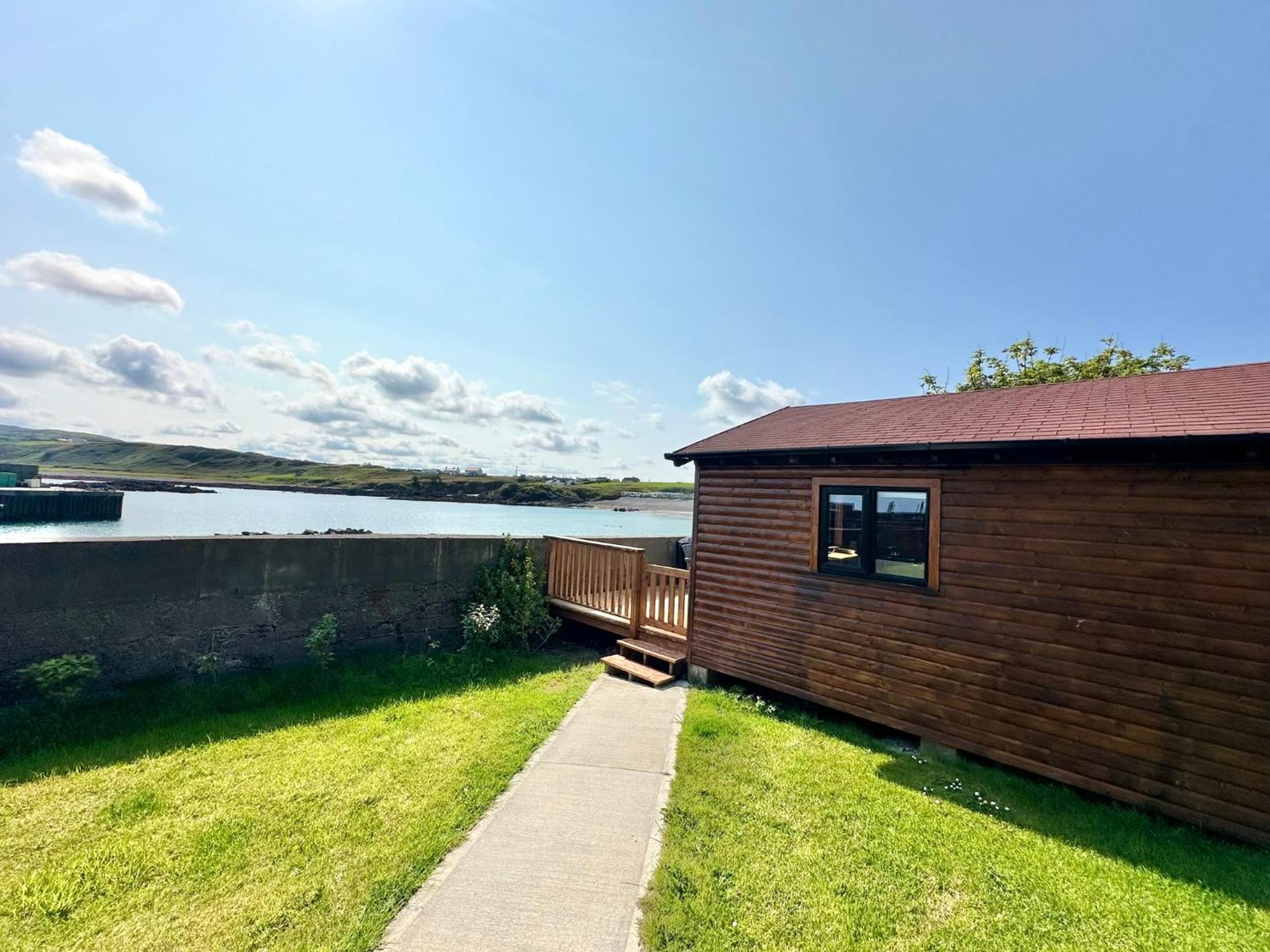 Cosy Portmor Log Cabin- Sea Views, Deck & Relaxation Malin Head Exterior foto
